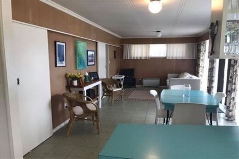 Photo of property in 92 Manly Street, Paraparaumu Beach, Paraparaumu, 5032