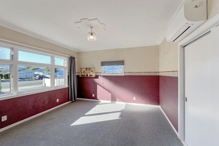 Photo of property in 16 Shamrock Street, Takaro, Palmerston North, 4412