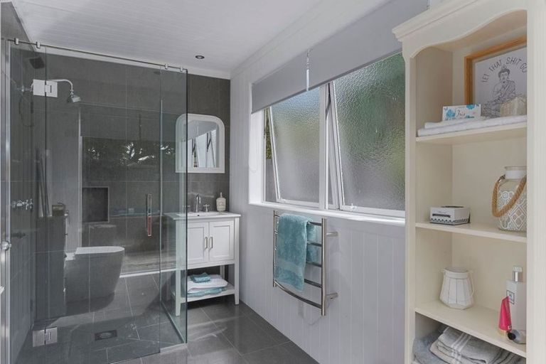 Photo of property in 268 Spur Road, Stillwater, Silverdale, 0993