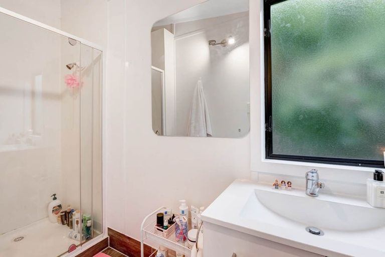 Photo of property in 1305 Whangaparaoa Road, Army Bay, Whangaparaoa, 0930