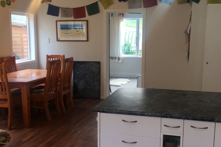 Photo of property in 62 Eden Street, Island Bay, Wellington, 6023