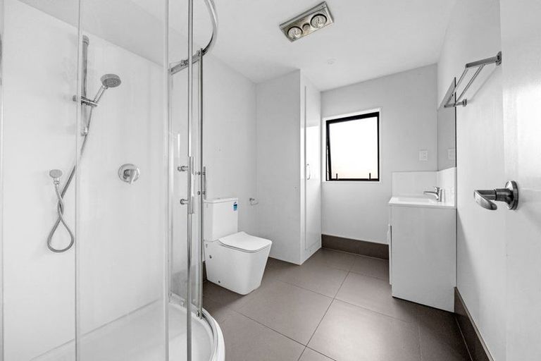 Photo of property in 1/25 Kennington Drive, Clendon Park, Auckland, 2103