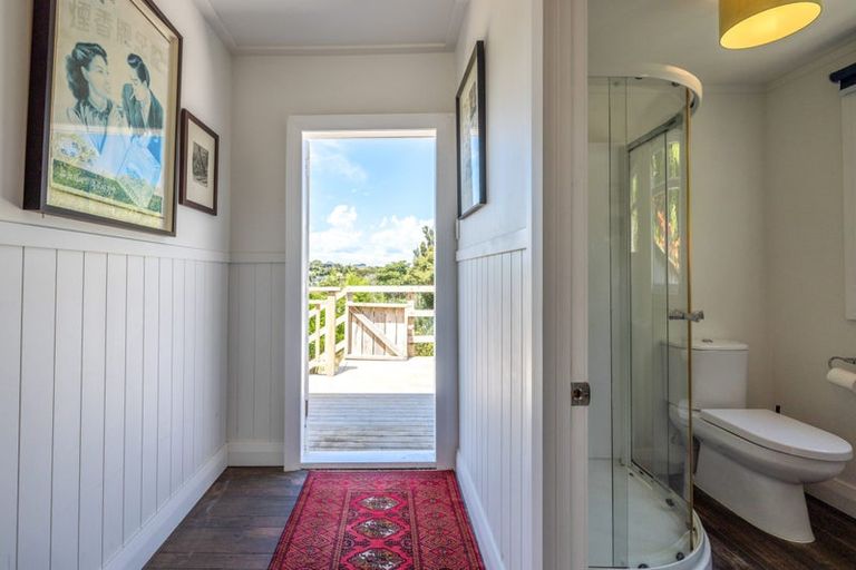 Photo of property in 70 Queens Drive, Oneroa, Waiheke Island, 1081
