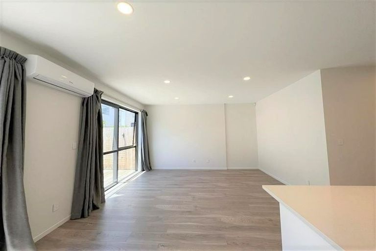 Photo of property in 10 Ti Kouka Lane, Sandringham, Auckland, 1025