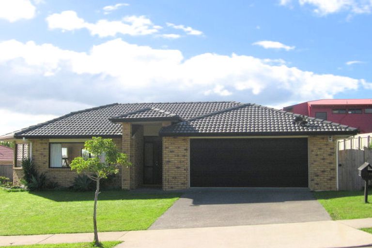 Photo of property in 15 Brookwood Drive, Henderson, Auckland, 0612