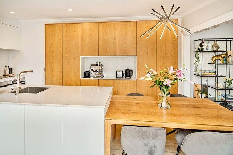 Photo of property in 5 Minerva Street, Newtown, Wellington, 6021