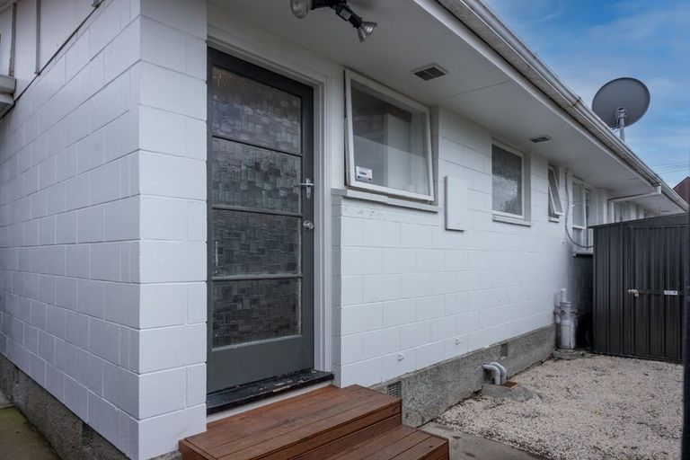 Photo of property in 2/82 Holly Road, St Albans, Christchurch, 8014