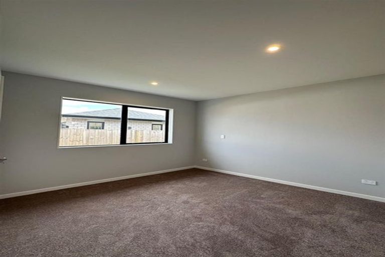 Photo of property in 13 Lumber Rise, Swanson, Auckland, 0614