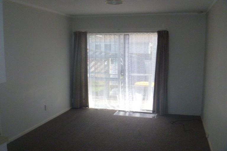 Photo of property in 2 Hobman Place, Manurewa, Auckland, 2102