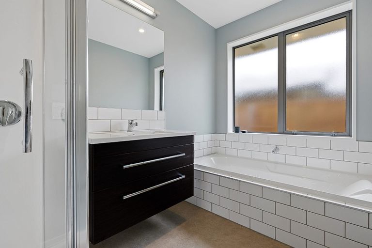 Photo of property in 8 Awarua Road, Pegasus, 7612