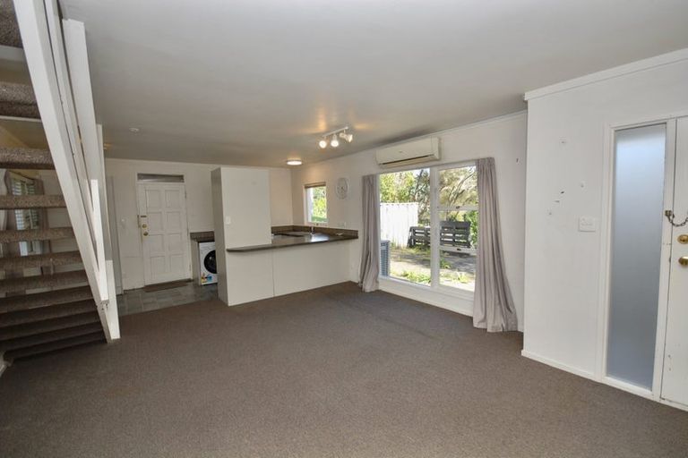 Photo of property in 1/101 Balmain Road, Birkenhead, Auckland, 0626