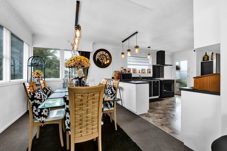 Photo of property in 19 Dives Avenue, Hawera, 4610