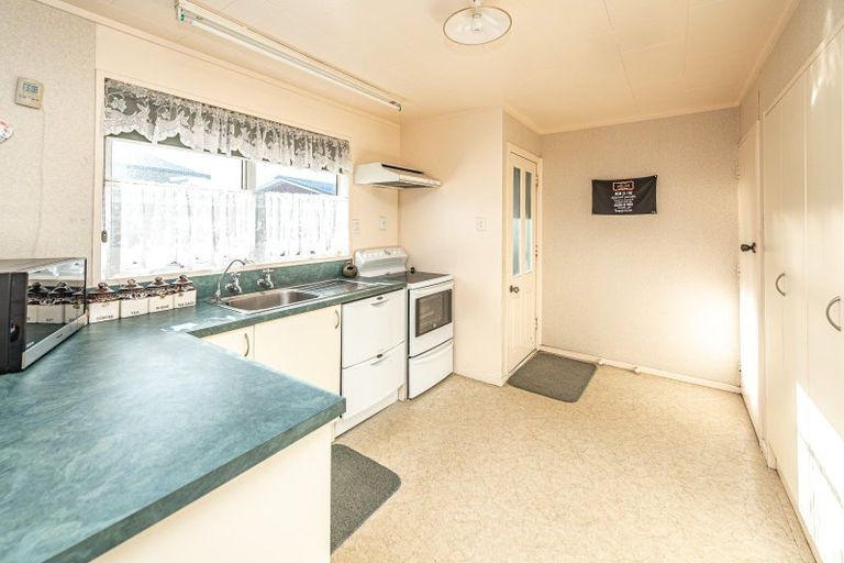 Photo of property in 14 Hood Street, Castlecliff, Whanganui, 4501