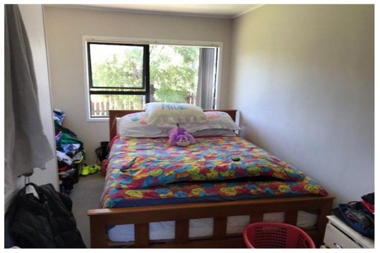 Photo of property in 19 Southview Place, Wattle Downs, Auckland, 2102