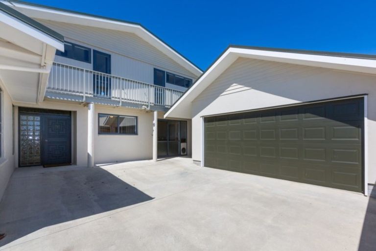 Photo of property in 27 Findlay Street, Moturoa, New Plymouth, 4310