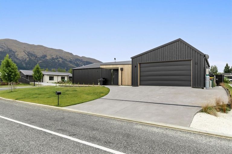 Photo of property in 5 Brewster Crescent, Lake Hawea, Wanaka, 9382