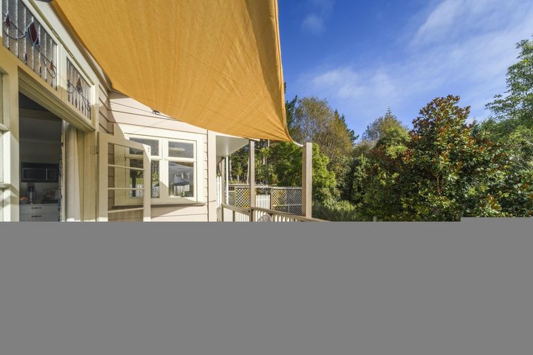 Photo of property in 110 Hastings Street, Halcombe, Feilding, 4779