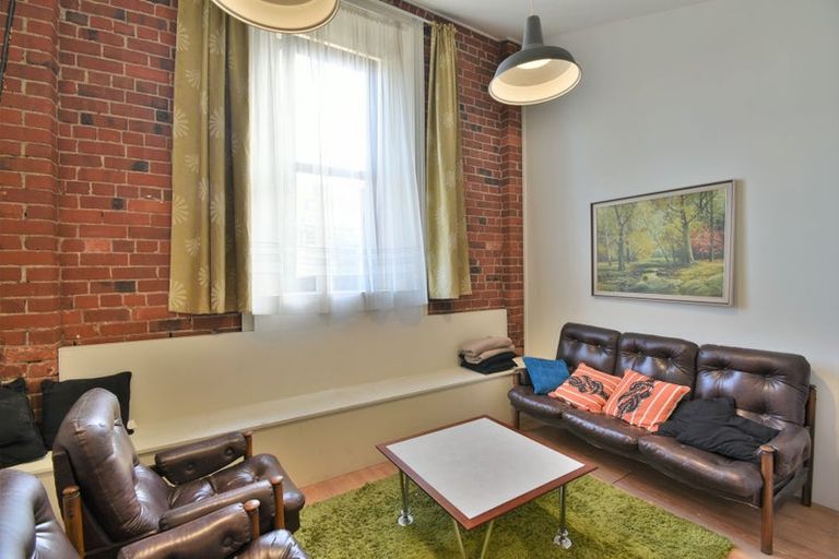 Photo of property in 37 Dowling Street, Dunedin Central, Dunedin, 9016