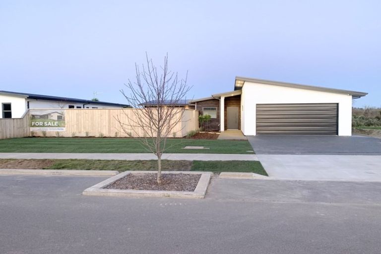 Photo of property in 10 Pegasus Main Street, Pegasus, 7612