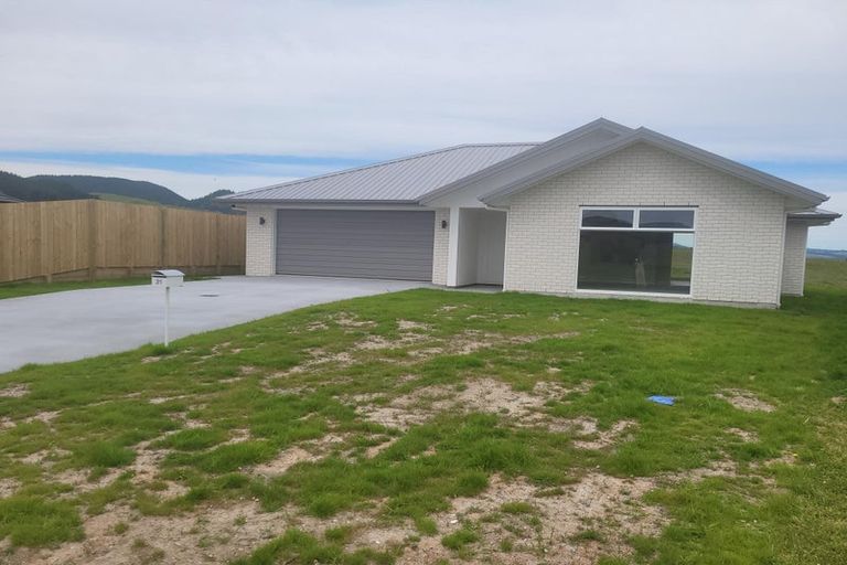 Photo of property in 21 Pukatea Crescent, Owhata, Rotorua, 3010