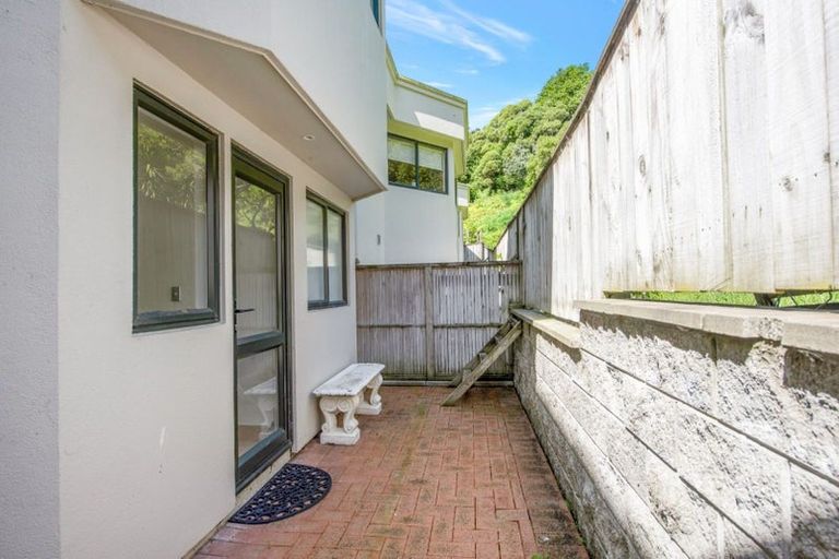 Photo of property in 10/22 Oriental Terrace, Oriental Bay, Wellington, 6011