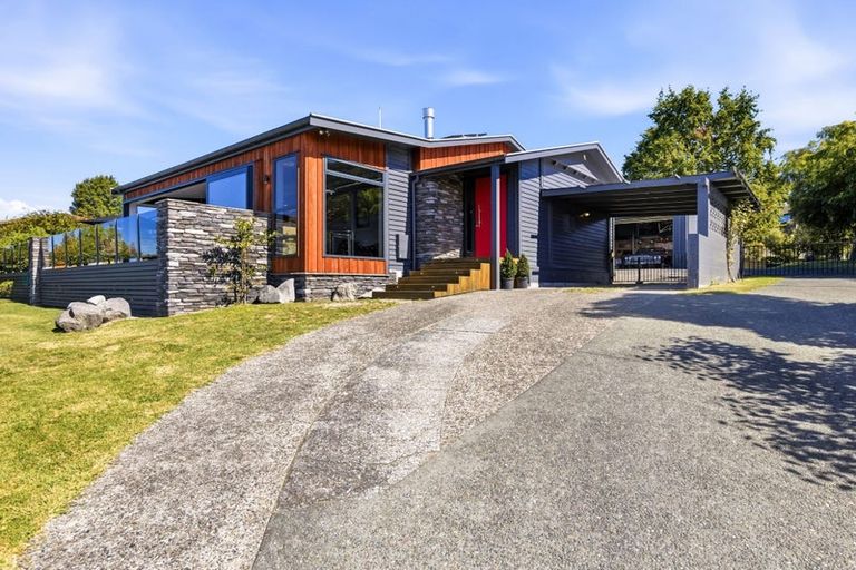 Photo of property in 2 Scenic Heights, Acacia Bay, Taupo, 3330