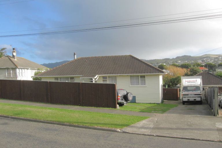 Photo of property in 6 Chaffey Crescent, Titahi Bay, Porirua, 5022