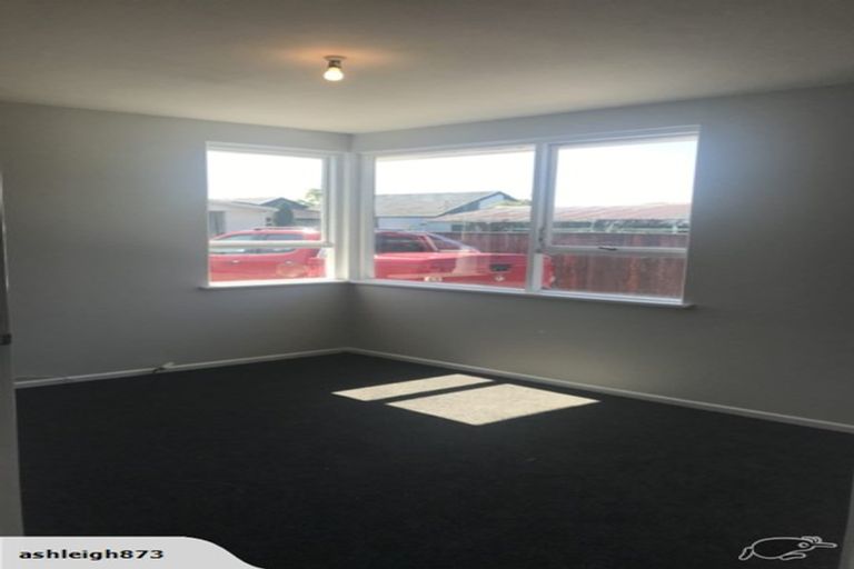 Photo of property in 40 Inwoods Road, Parklands, Christchurch, 8083
