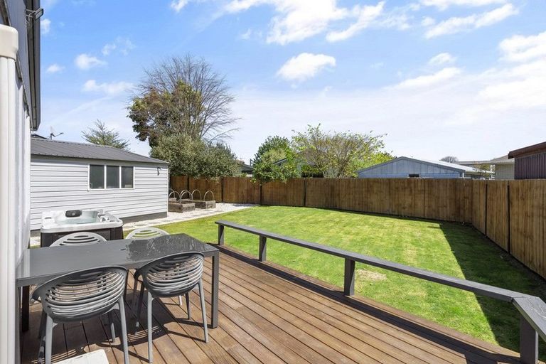 Photo of property in 279 Shakespeare Street, Leamington, Cambridge, 3432