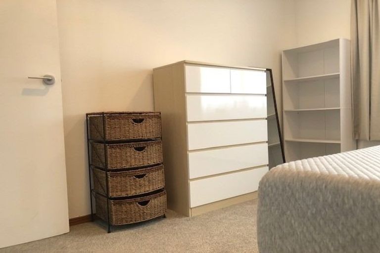 Photo of property in 2/21 Cresta Avenue, Beach Haven, Auckland, 0626