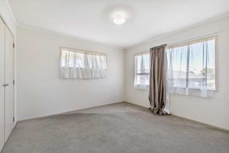 Photo of property in 1/10 Dorendia Place, Clendon Park, Auckland, 2103