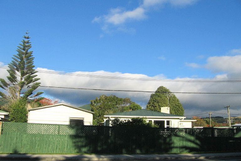 Photo of property in 14 Arawhata Road, Paraparaumu, 5032