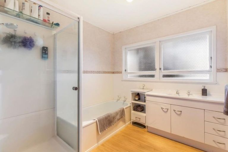 Photo of property in 1 Bushlands Place, Opaheke, Papakura, 2113