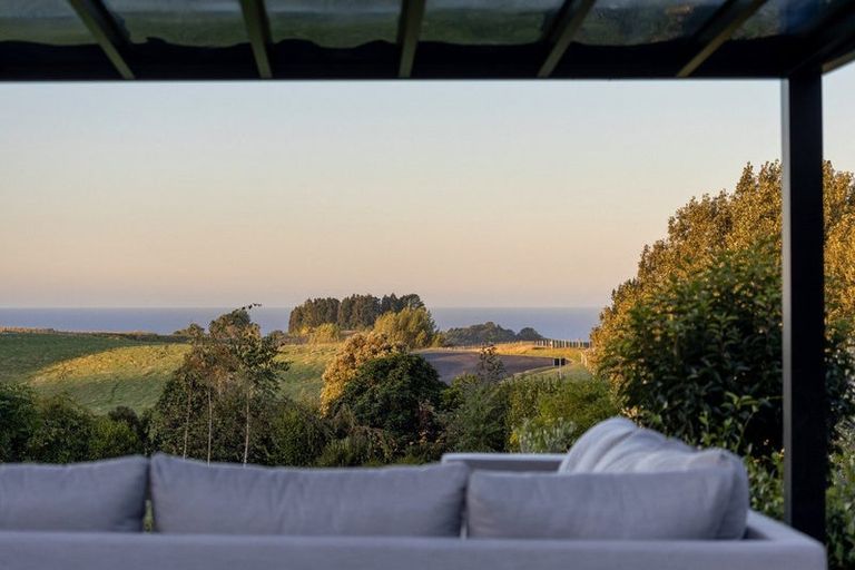 Photo of property in 1 Summerhill Drive, Papamoa, Te Puke, 3187