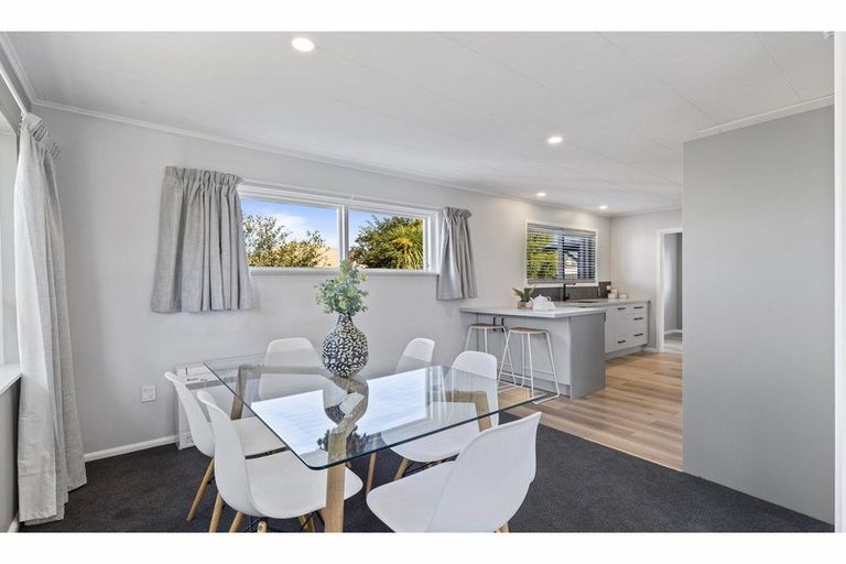 Photo of property in 3 Tralee Place, Bishopdale, Christchurch, 8053