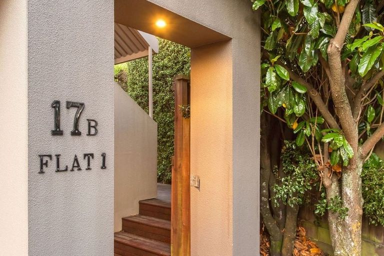 Photo of property in 2/17c Cracroft Terrace, Cashmere, Christchurch, 8022