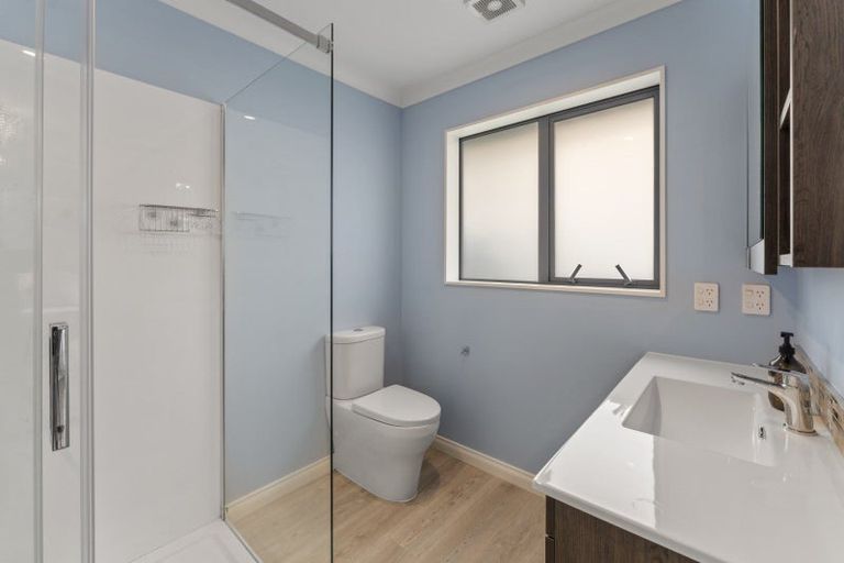 Photo of property in 37b Tiromoana Road, Raumati South, Paraparaumu, 5032