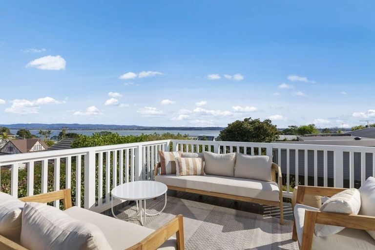 Photo of property in 120 Island Bay Road, Beach Haven, Auckland, 0626