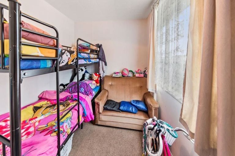 Photo of property in 4/15 Barneys Farm Road, Clendon Park, Auckland, 2103