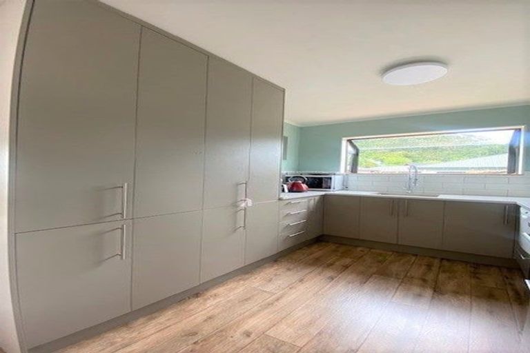 Photo of property in 207a Whites Line East, Waiwhetu, Lower Hutt, 5010