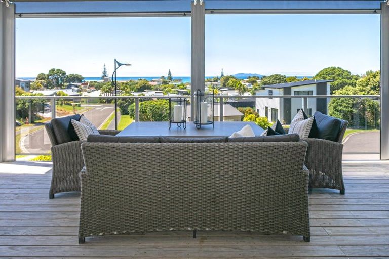 Photo of property in 18 Ross Place, Whiritoa, Whangamata, 3691