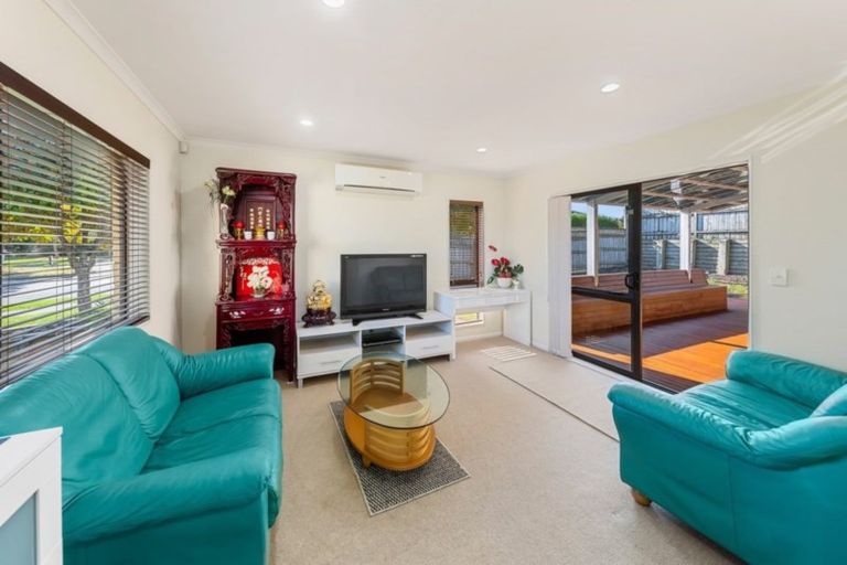 Photo of property in 51 Magic Way, Randwick Park, Auckland, 2105