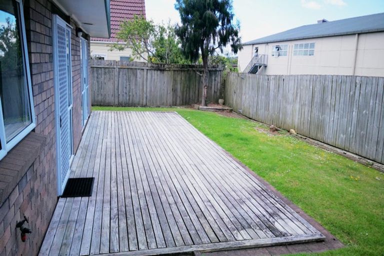 Photo of property in 2/20 Steeple Rise, Pakuranga, Auckland, 2010
