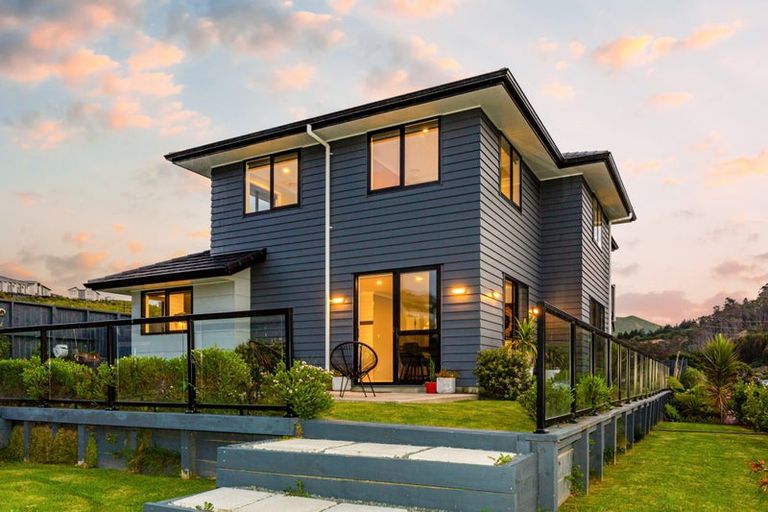 Photo of property in 163 Navigation Drive, Whitby, Porirua, 5024