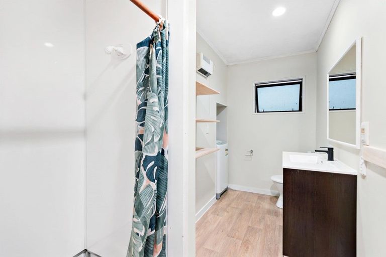 Photo of property in 15 Avalon Crescent, Fernhill, Queenstown, 9300