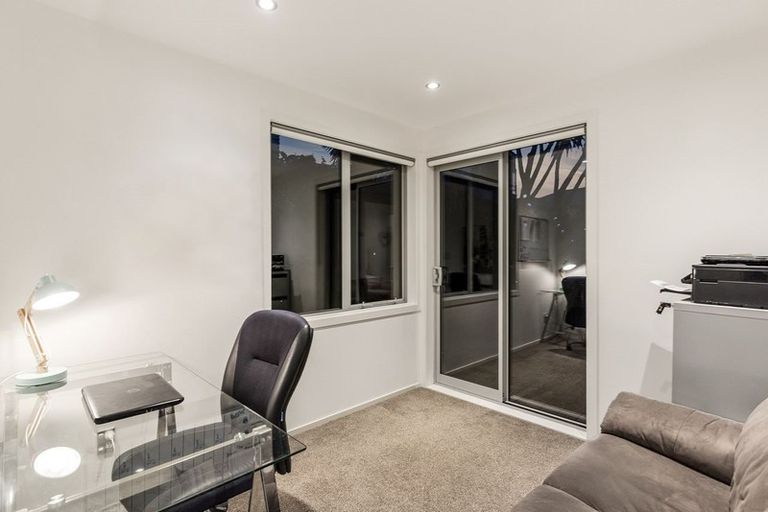 Photo of property in 29a Peter Terrace, Castor Bay, Auckland, 0620
