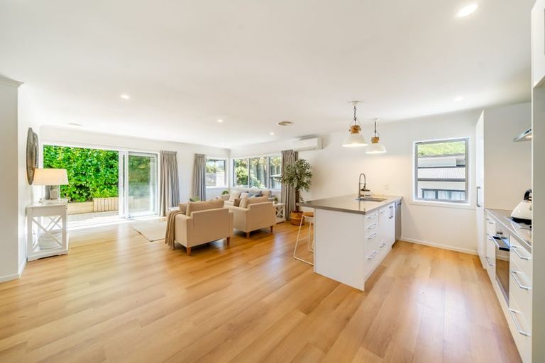 Photo of property in 26 Rarangi Way, Owhiro Bay, Wellington, 6023