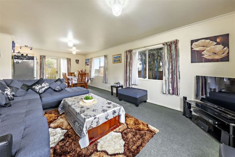 Photo of property in 16 Portrush Lane, Takanini, 2112
