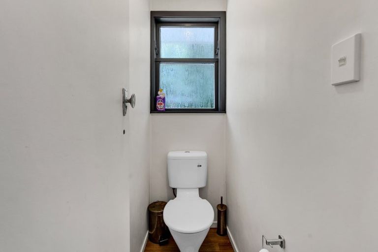 Photo of property in 8 Granby Place, Westown, New Plymouth, 4310