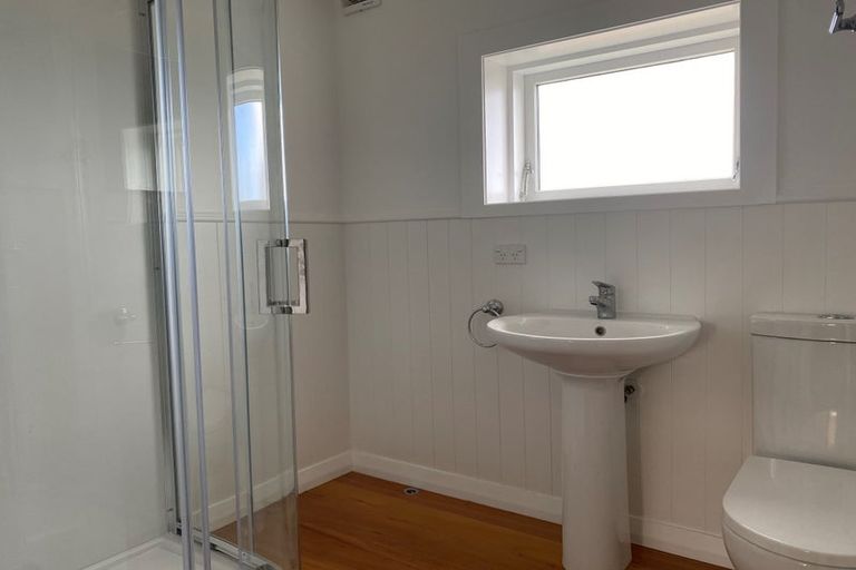 Photo of property in 73 Whites Line East, Waiwhetu, Lower Hutt, 5010